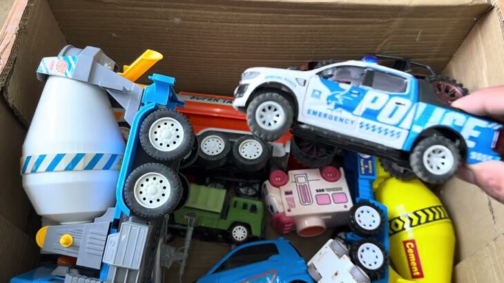 救急車のミニカー走る！緊急走行テスト！坂道走1J C9 7 Ambulance minicar runs in an emergency with sirens sounding!