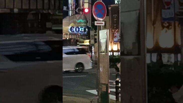 金山駅近くを緊急走行するパトカー🚓　2025年9月13日