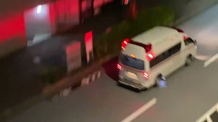 救急車 #消防 #消防車 #消防車両 #緊急車 #緊急車両 #緊急出動#特殊#Ambulance#shorts#緊急走行#サイレン#119#110#はたらくくるま