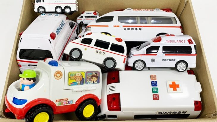 走る走る、救急車ミニカー坂道走る。緊急走行！Running, running, ambulance miniature car hill running. emergency driving!