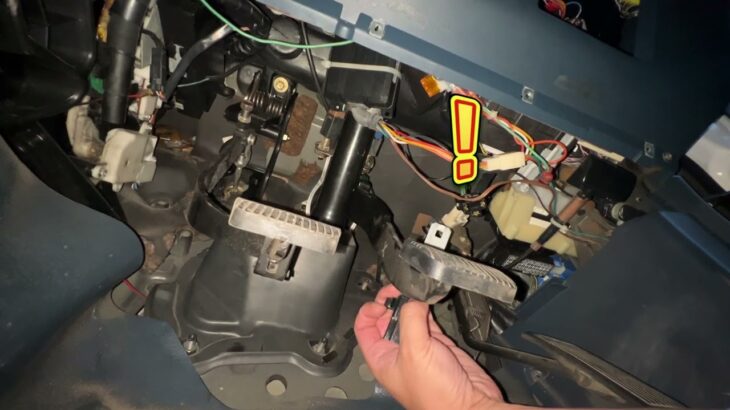 YPY31セドリック覆面パトカーの不具合修理～ウィンカーリレー交換～