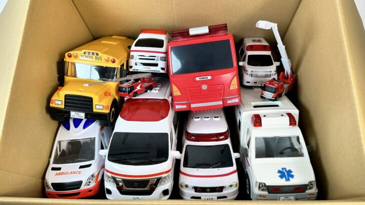 救急車のミニカーが走るよ。サイレンありで坂道走行☆緊急走行｜Ambulance minicar runs in an emergency with sirens!