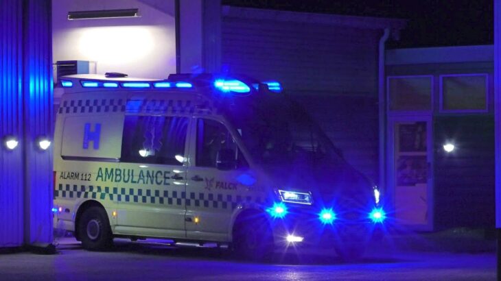 FALCK FREDERIKSVÆRK AMBULANCE (A26) i udrykning rettungsdienst auf Einsatzfahrt 緊急走行 救急車