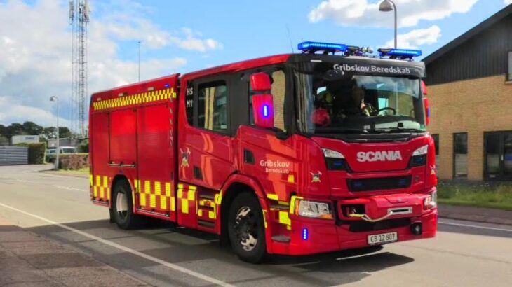 ST.HELSINGE (HSM1) ABA gribskov beredskab brandbil i udrykning Feuerwehr auf Einsatzfahrt 緊急走行 消防車
