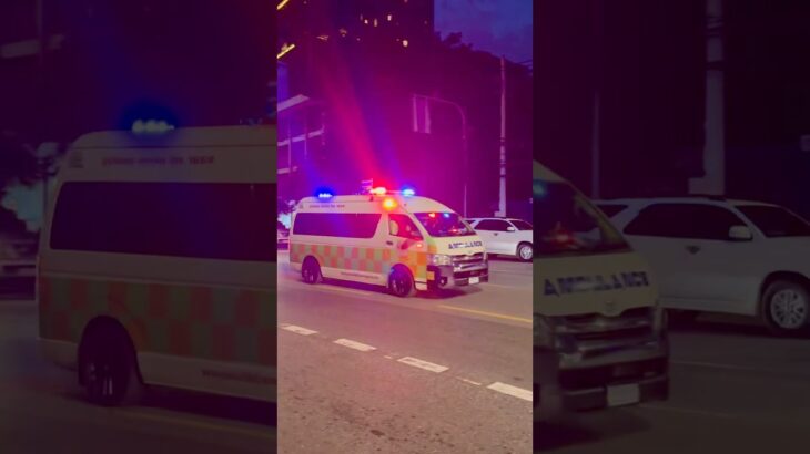 タイ・バンコクのマッカサン地区に出動していた、公認救急搬送車（Toyota Hiaceベース）