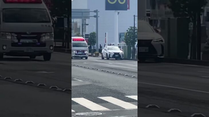 救急車緊急走行沼津北消防署前にて#救急車 #shorts