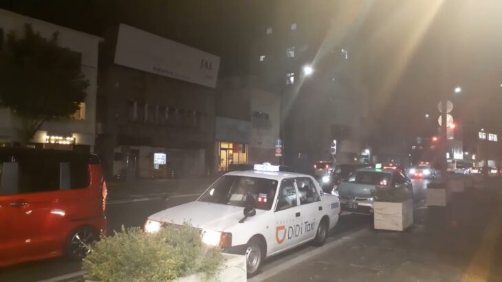 沖縄県警パトカー緊急走行　那覇方面向け