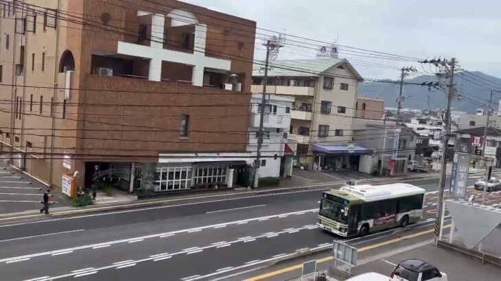 パトカー　緊急走行
