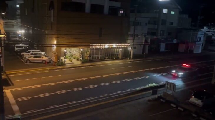 パトカー　緊急走行