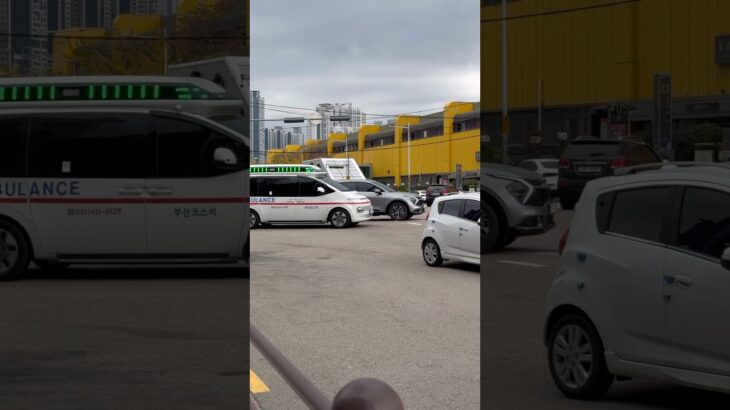 釜山の民間企業の救急車#韓国 #救急車 #緊急出動 #緊急走行 #119 #緊急車両 #ambulance #korea #responding #구급차 #출동