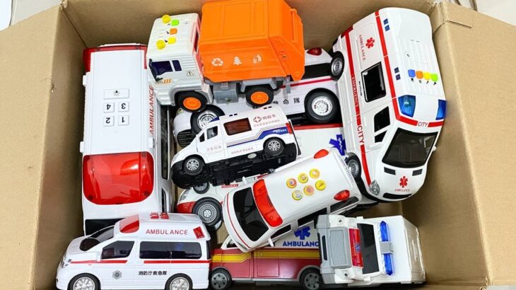 救急車のミニカー達が大集合！緊急走行テスト！サイレンも鳴る☆ A toy ambulance zooms by Emergency driving test Siren blaring ☆