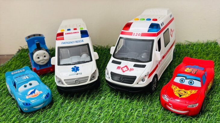 救急車のミニカー走る！緊急走行テスト。坂道走る☆Ambulance minicar runs in an emergency! Slope driving test