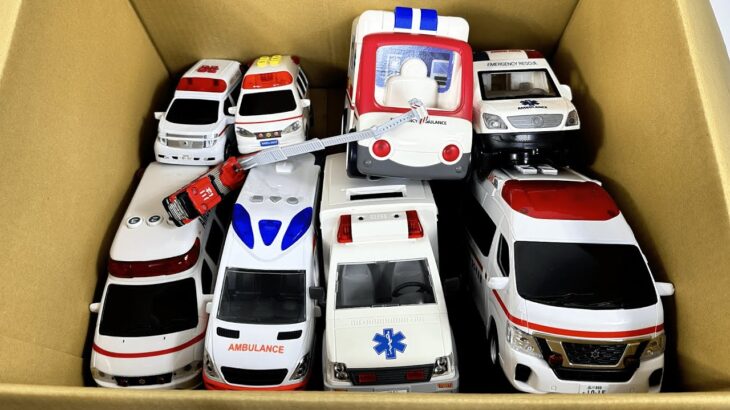 救急車のミニカーが走る！サイレンありで坂道走行☆緊急走行！Ambulance minicar runs in an emergency with sir