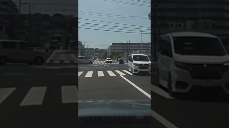 パトカー緊急走行　事故・・#shorts #ドライブレコーダー #迷惑運転 #危険運転 #事故