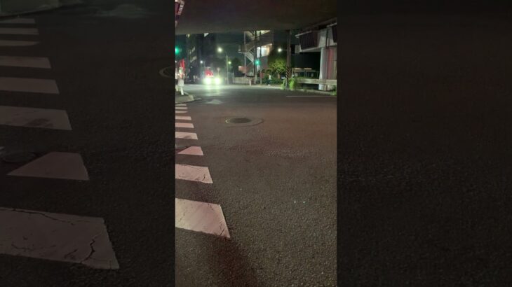 パトカー　緊急走行