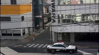 パトカー　緊急走行