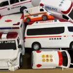 救急車のミニカーが緊急走行です！坂道走る！