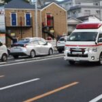 救急車、サイレンを鳴らして緊急走行！
