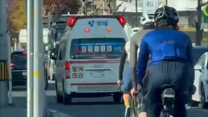 🚨交差点を緊急走行🚨救急車🚨響き渡るサイレン🚨宝塚市消防本部🚨
