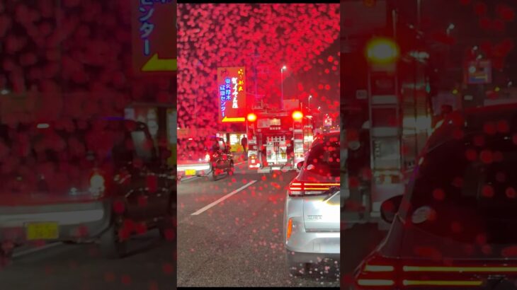 渋滞中の国道129号線を緊急走行するポンプ車【相川ポンプ・厚木市消防本部】