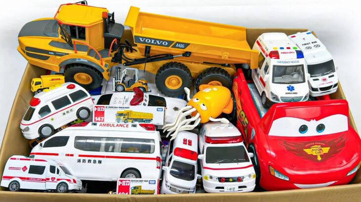 走る走る！救急車＆工事車両のミニカー☆サイレン鳴る☆坂道緊急走行テスト ! Ambulance and Construction Mini Cars | Slope Driving Test