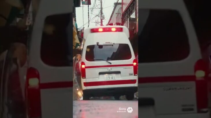救急車が街を緊急走行！　#ambulance #救急車 #toys #automobile