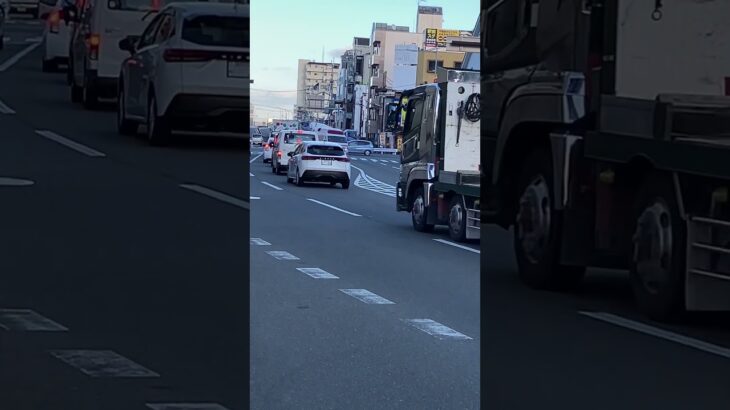 伊丹市宮ノ前交差点付近救急車緊急走行中です🚑