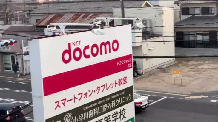 パトカー　緊急走行