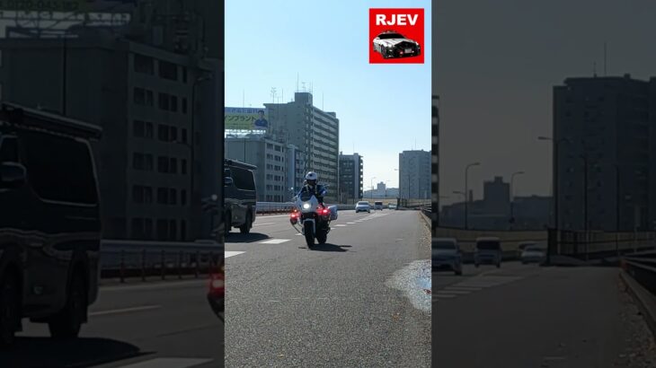 エグすぎる白バイ加速！思わず二度見するスピード