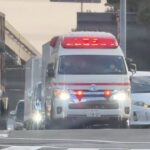 🚨なかなか進めない🚨赤信号の交差点を緊急走行🚨救急車🚨響き渡るサイレン🚨　#救急車