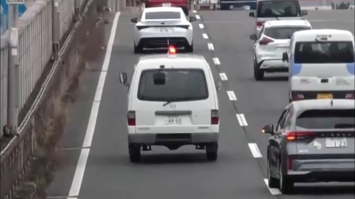 🚨レアな警察車両🚨走行動画🚨赤色灯🚨マツダ ボンゴ❓　#警察車両 #ボンゴ