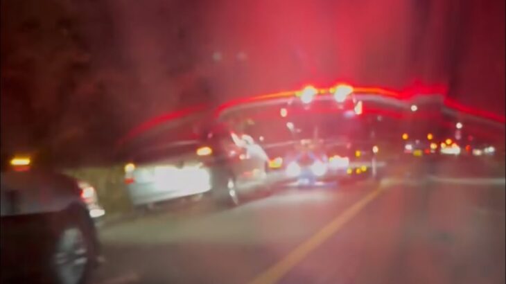 🚨脱輪プリウス🚨パトカー出動🚨兵庫県警🚨　#プリウス