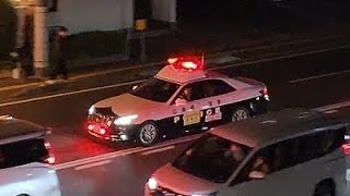 パトカー　緊急走行