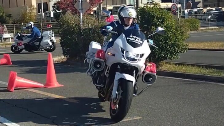 🚨白バイのテクニック🚨兵庫県警🚨白バイ隊員🚨白バイ🚨