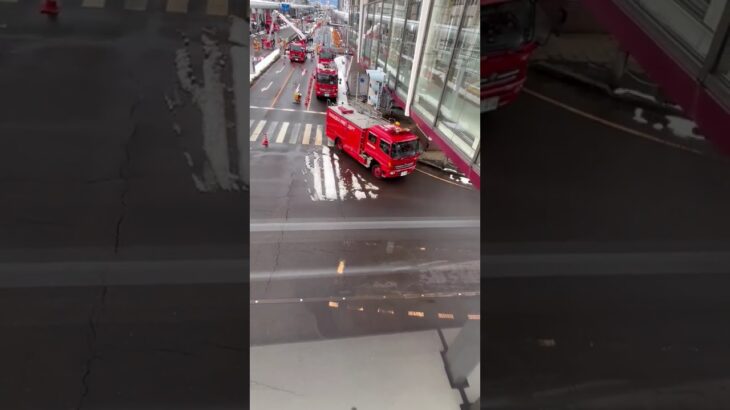 「4台連続はさすがに緊張感ある」#消防車#緊急走行#サイレン#非日常#車列#緊急車両#現場急行#ドライブレコーダー#街の異変#ショート動画#バズれ