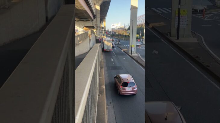 警視庁第4方面交通機動隊白バイ緊急走行 (ホンダCB1300P)