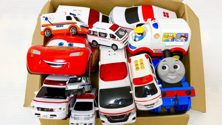 救急車のミニカーが走る。坂道緊急走行テスト。サイレンあり☆Ambulance mini car run. Slope emergency driving test! There is a siren.