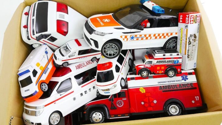 救急車のミニカーが走る☆サイレン音 緊急走行訓練☆Miniature ambulance car running ☆ Siren sound emergency driving training ☆