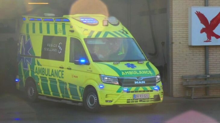 falck ASNÆS AMBULANCE (3783) i udrykning rettungswagen auf Einsatzfahrt 緊急走行 救急車