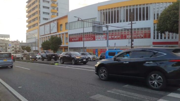 沖縄県警覆面パトカー緊急走行胡屋十字路からコザ方面