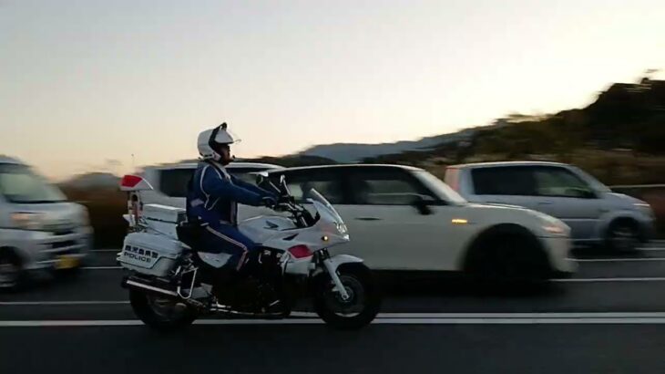 【緊急走行】新型サイレン吹鳴!鹿児島県警察白バイ