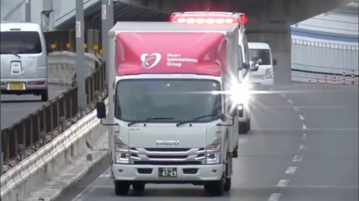 🚨道を譲らないトラックにパッシングをして退かす🚨救急車🚨緊急走行🚨　#救急車