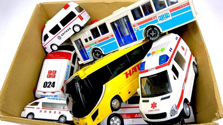 救急車とバスのミニカーが走る！緊急走行テスト！サイレンあり＆坂道走ります。