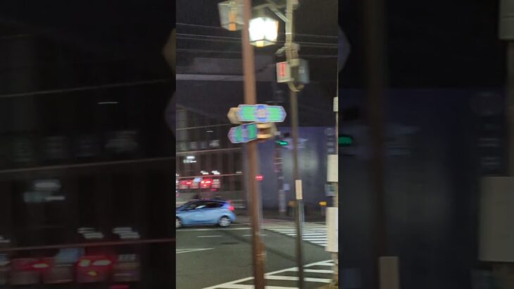 救急車緊急走行！交差点右折！ #救急車 #乗り物 #緊急走行　#交差点