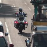 【2種類の歩行者妨害】3秒早く通過していれば白バイに捕まる事はなかったユンボを積んだトラック＆横断中の歩行者の目の前を走り抜けたクラウンがパトカーに検挙される取締りの顛末!!