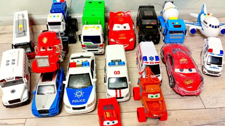 救急車のミニカーが走ります。サイレンありで坂道走行☆緊急走行| Ambulance minicarruns in an emergency with sirens!