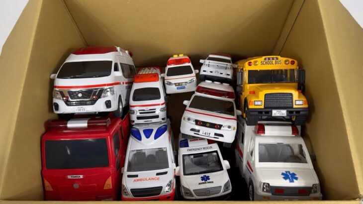 救急車たちが坂道走る走る☆緊急走行テスト！Ambulances run uphill ☆ Emergency driving test!