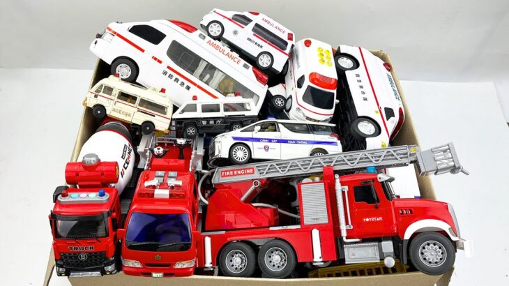 救急車と消防車のミニカーが坂道を急降下！緊急走行テスト ☆ | Mini Ambulance and Fire Truck Rush Downhill | Emergency Driving Test