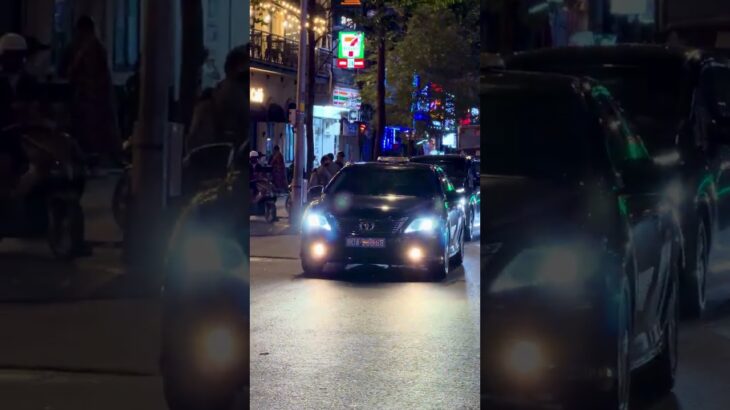 ベトナム警察の覆面パトカーが夜のホーチミンを巡回｜TOYOTA Camry Unmarked Police Car in Ho Chi Minh City