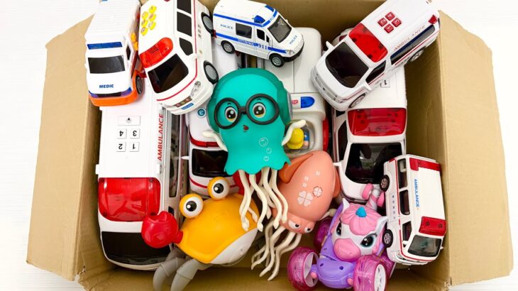 救急車のミニカーとオモシロおもちゃが坂道走る★走行テスト！Toy Ambulance Cars & Fun Toys Race Down a Slope ★ Driving Test